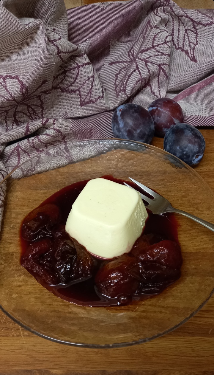 Panna Cotta mit Rotwein Zwetschgen – Little Kitchen and More