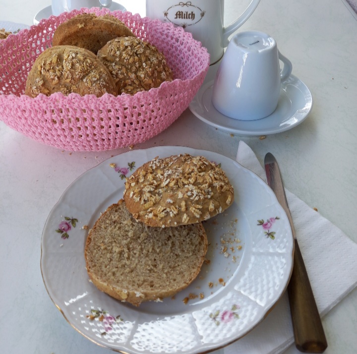 Dinkel Hafer Brötchen – Little Kitchen and More